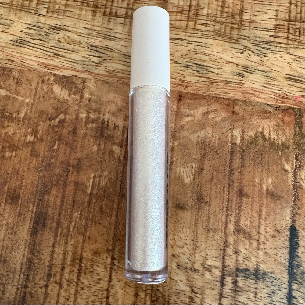 Jones Road Gilded Sparkle Wash Eyeshadow EUC - Picture 2 of 3